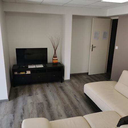 Logement Spacieux Rez-De-Chaussee, Jardin, Stationnement Devant, A 5 Minutes A Pied Du Centre De Sarlat Villa Ngoại thất bức ảnh