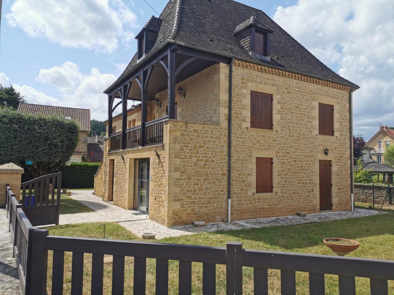 Logement Spacieux Rez-De-Chaussee, Jardin, Stationnement Devant, A 5 Minutes A Pied Du Centre De Sarlat Villa Ngoại thất bức ảnh