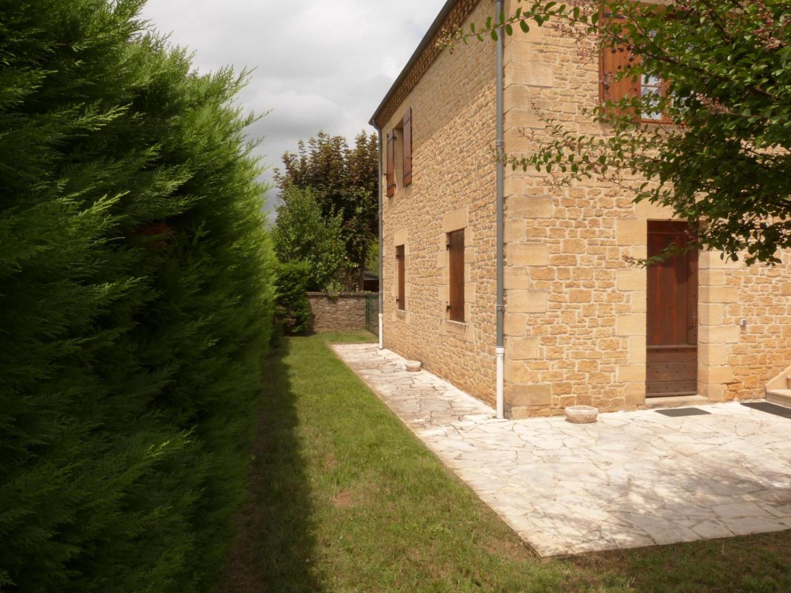 Logement Spacieux Rez-De-Chaussee, Jardin, Stationnement Devant, A 5 Minutes A Pied Du Centre De Sarlat Villa Ngoại thất bức ảnh